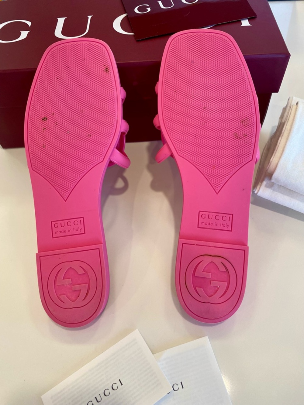 Authentic Gucci Pink Interlocking Logo Slide Sandals - Picture 8 of 8